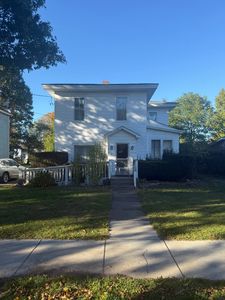 8 Center St