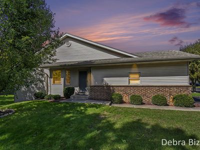 1011 Country Gdn NW