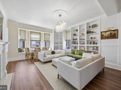 250 S 13th St APT 8E