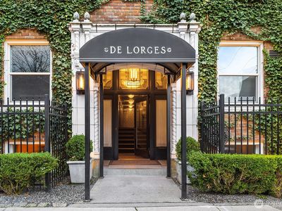 325 Harvard Avenue E #302