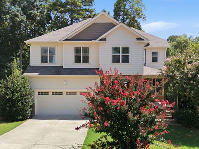 243 Chatsworth Ln