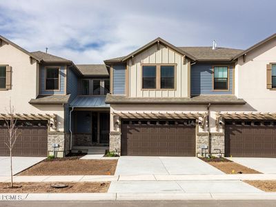 6033 N Fairview Dr