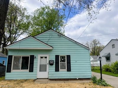 1054 Merton Ave
