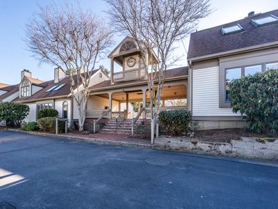 39 Blossom Avenue APT 4