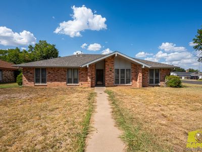 3002 Sierra Dr