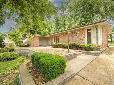 425 Kenilworth Ln