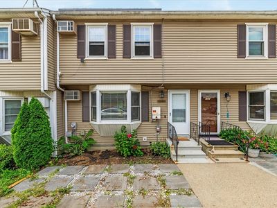 15 Gibbs St #G