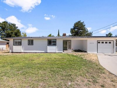1070 Ross Ln N
