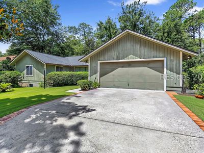 7 Bay Pines Dr