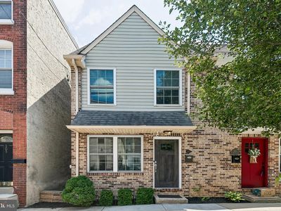 303 E Hector St