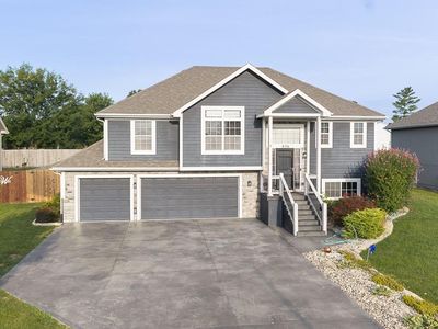 836 N Oak Ter