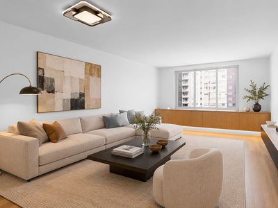 220 E 65th St APT 11J
