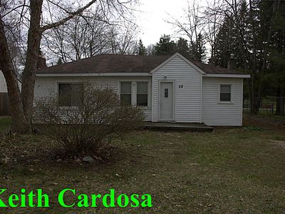58 Warbler Dr NE