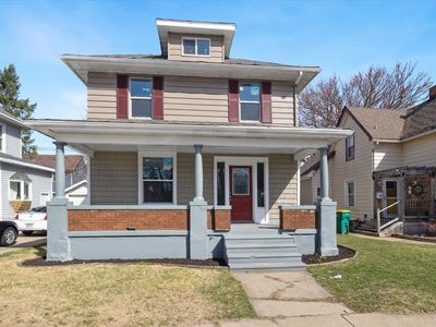 110 E 7th St