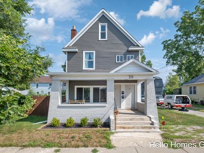 39 Fair St SE