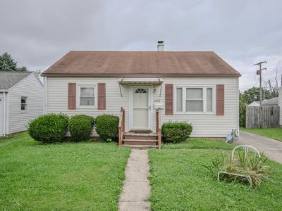 2450 Mayfair Dr