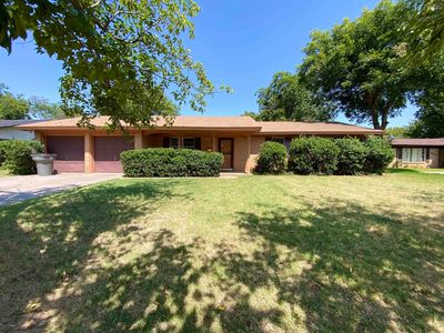 2827 Barrywood Dr