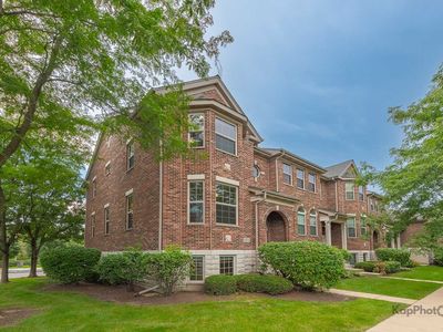 Property at 27W708 N Meadowview Dr, Winfield, IL