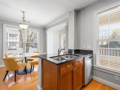 1051 Glenwood Station Ln Unit 102