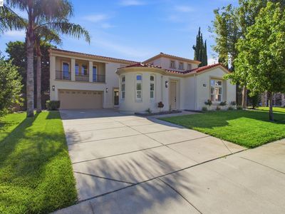 2200 Lotus Way