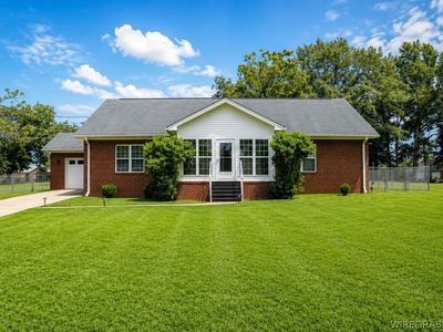 Property at 209 E McGowan St, New Brockton, AL