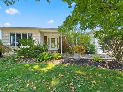 6 Martin Ln