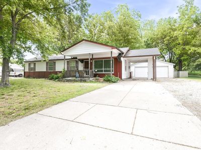 827 W Hazel Ave