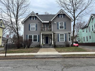 31 Bartlett Ave