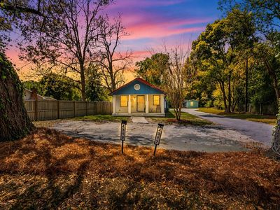 4319 Davison Rd
