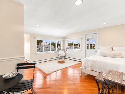 54 Lexington Ave APT 32