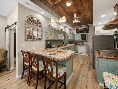 Property at 960 Spring Cove Rd, Sunrise Beach, MO