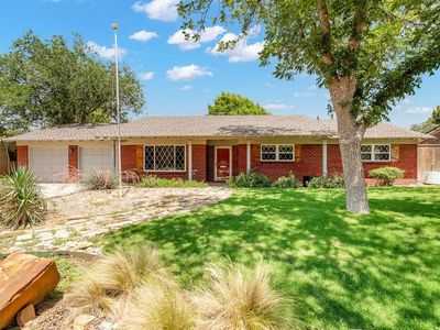 2606 Racquet Club Dr