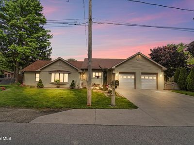 1925 Seaford Dr
