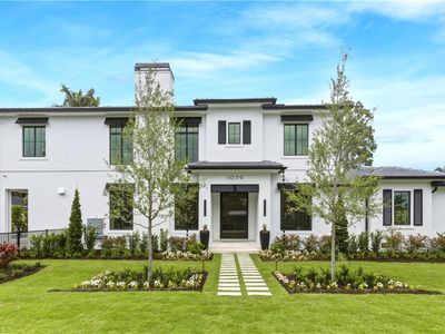 1079 Diana AVE