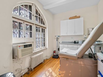 325 E 79th St Office 1A