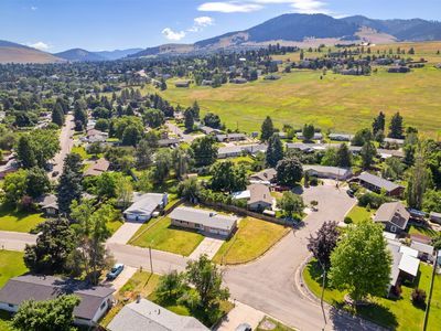 115 Tahoe Dr