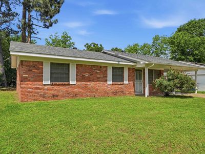 5813 La Mirado Dr