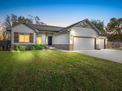 704 E Gordon Bennett Dr