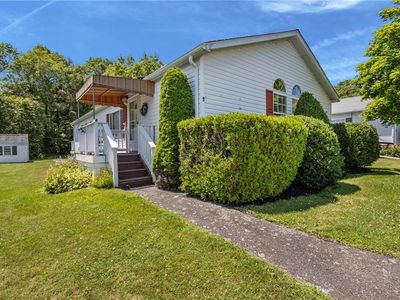 9 Nightingale Ln