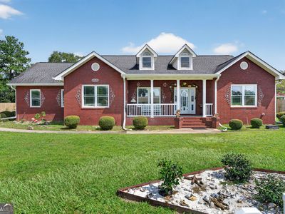 932 Hitching Post Ln
