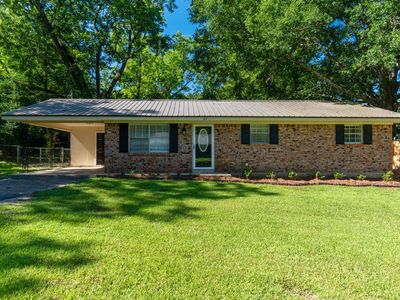 23 Lake Dr