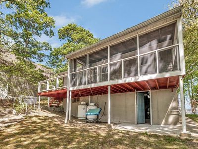 40 Lakeview Boulevard