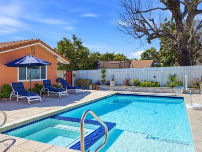 3279 Avenida Simi