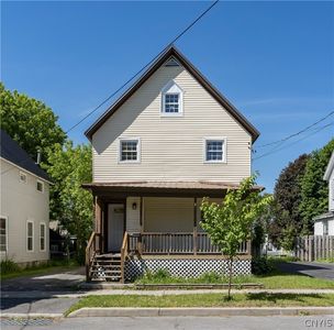 215 Saint Mary St