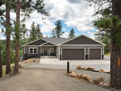 15 Rolling Stone Ln