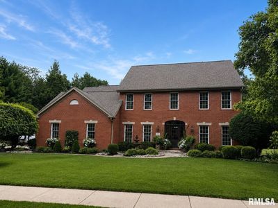 933 W Grand Oak Dr