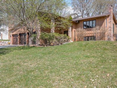 6485 Grand View Dr