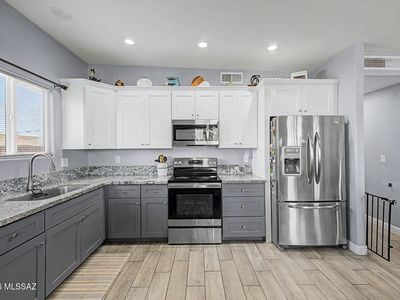 50 W 30th St
