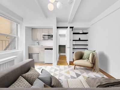 321 E 43rd St APT 607