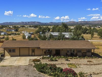 1050 W Ranch House Rd